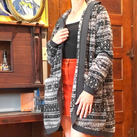 Extra fluffy Berkshire robe nordic black women's size small - Picture 3 of 11